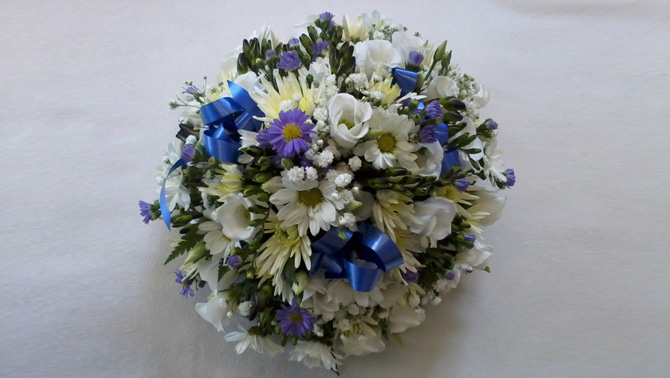 Anniversary flowers posy arrangement white blue florist Bristol GWSP2