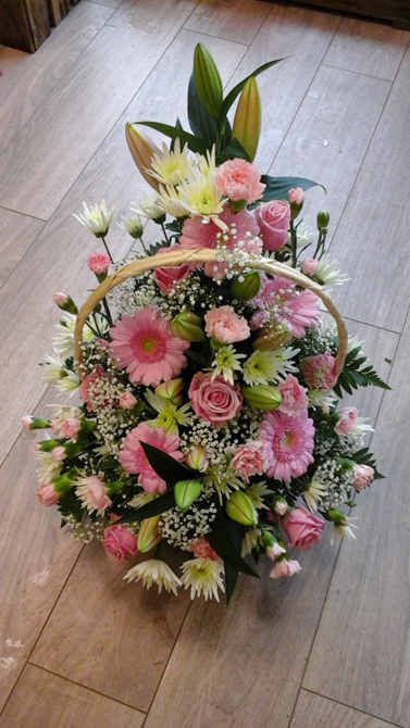 Font facing gift basket florist Bristol MGB2