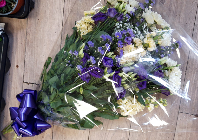 Valentine bouquet Bristol florist VDB17