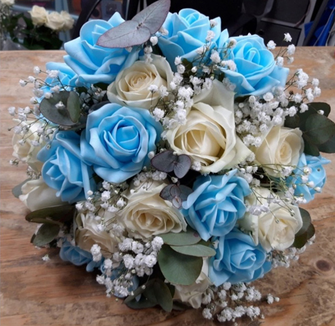bride hand tied bouquets WB10