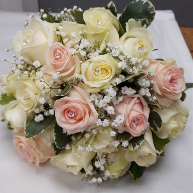 bride hand tied bouquets WB11