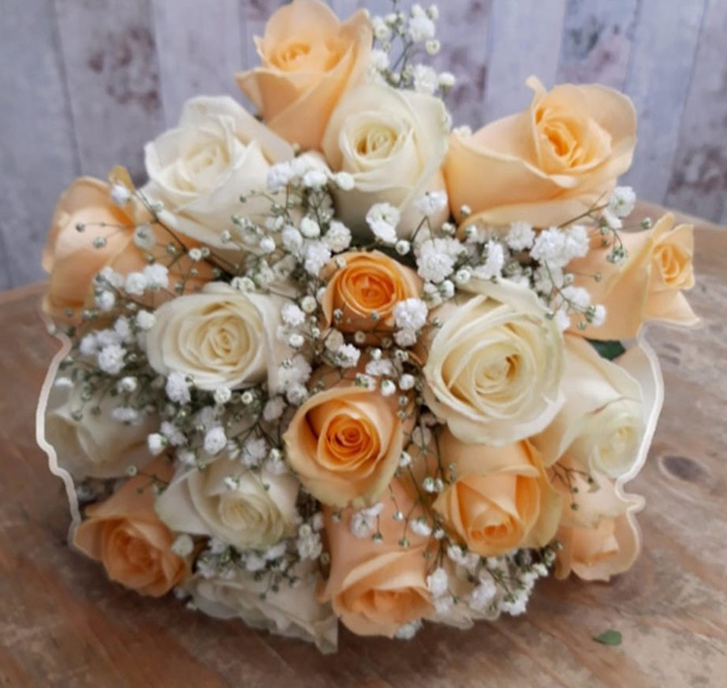 bride hand tied bouquets WB9