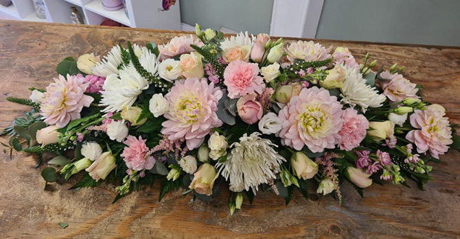 Wedding table flowers WTA10