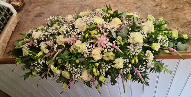 Wedding table flowers WTA6